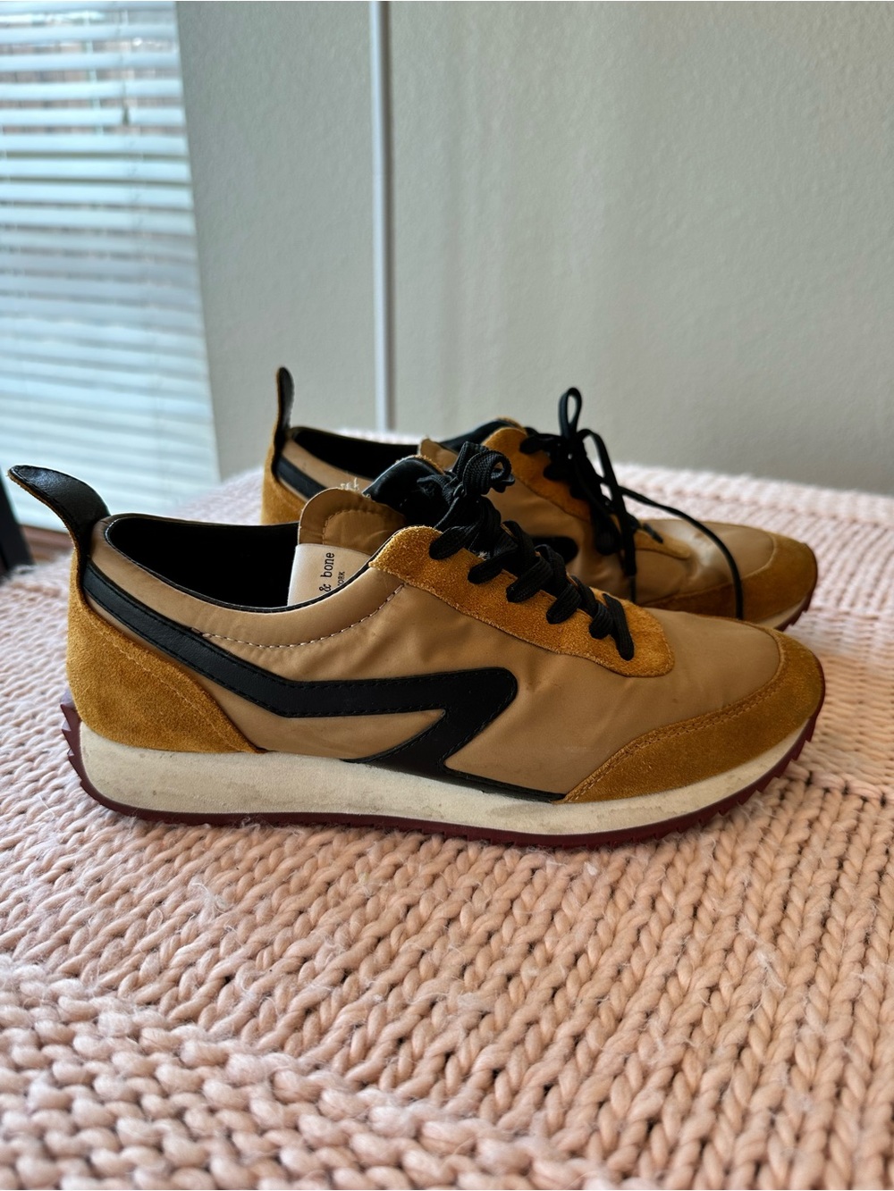 Rag & Bone retro runner sneakers mustard colorway size EU 39 / US 9